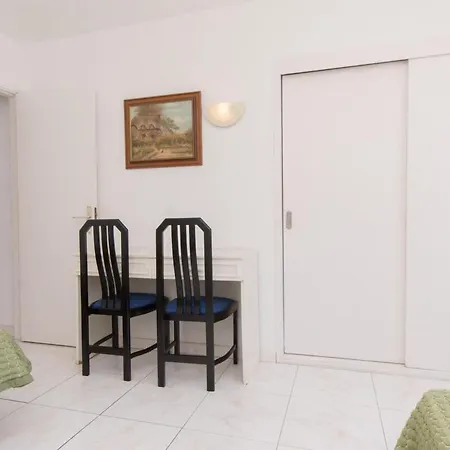 Flores 5 - Two Bed Apartament *